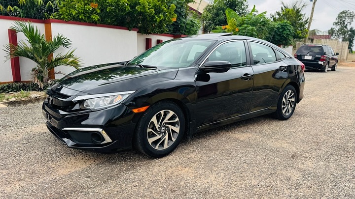 Honda Civic 2017 - Image 3