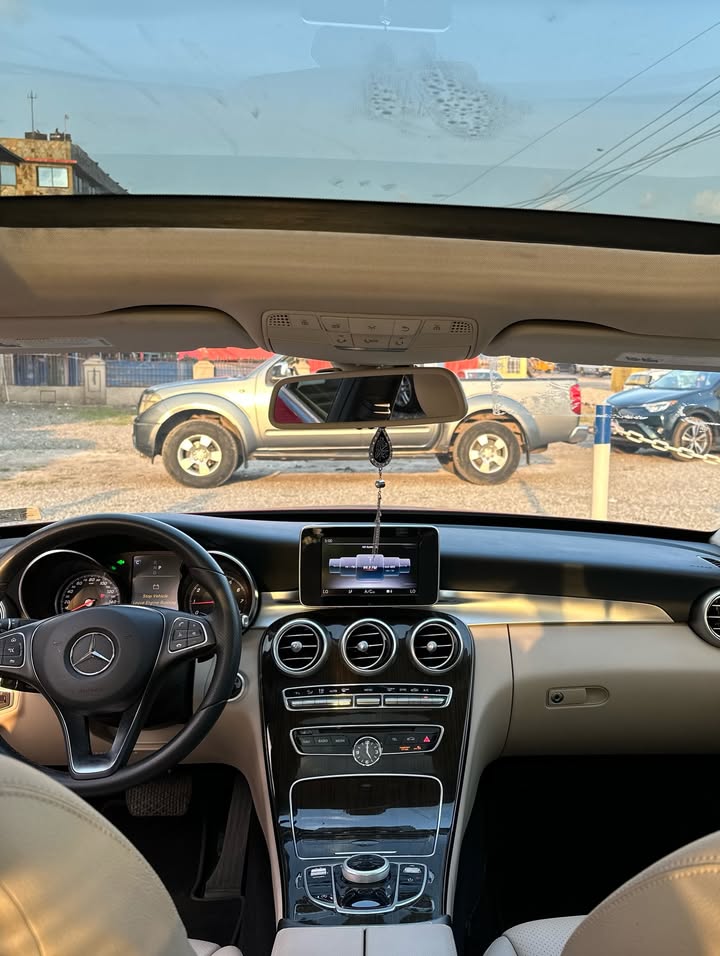 Mercedes-Benz C300 2018 - Image 3