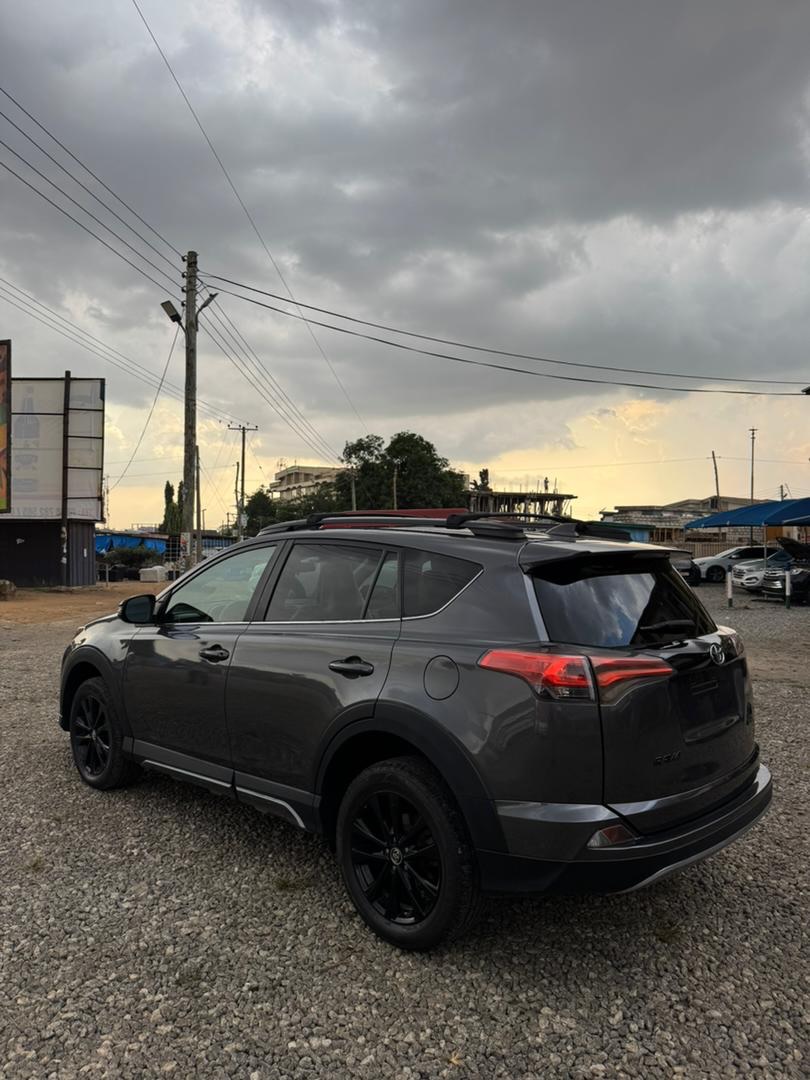 Toyota RAV4 Adventure 2018 - Image 5