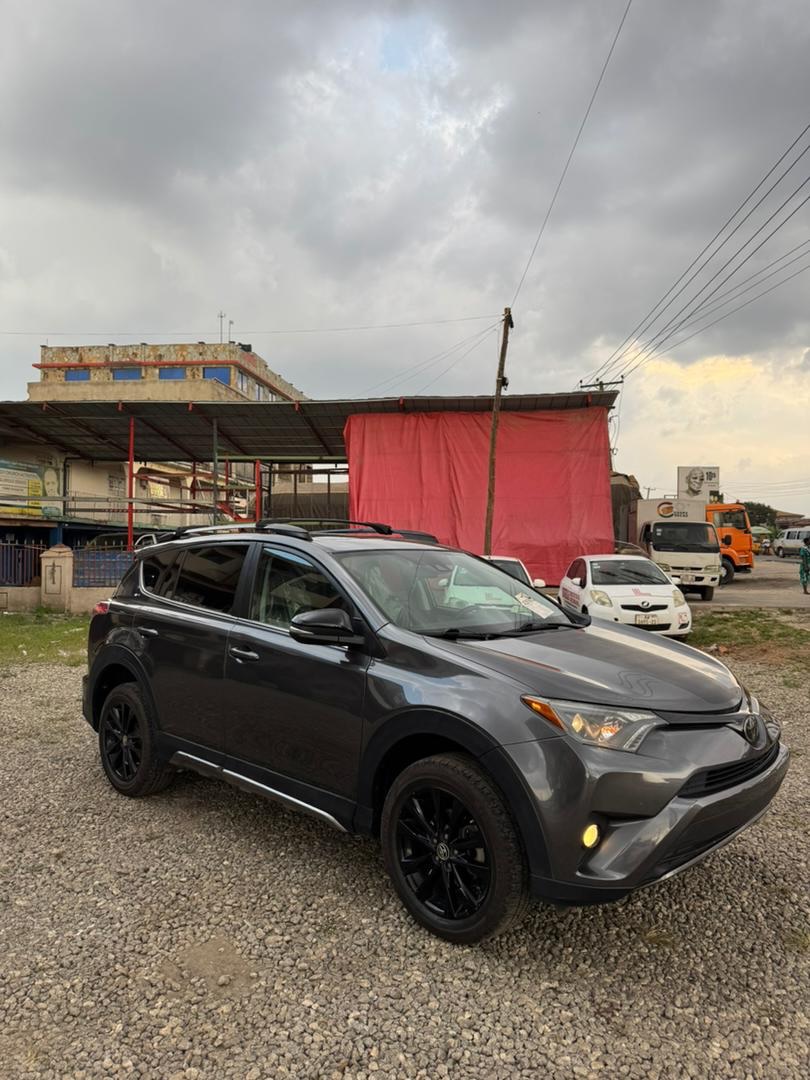 Toyota RAV4 Adventure 2018 - Image 4