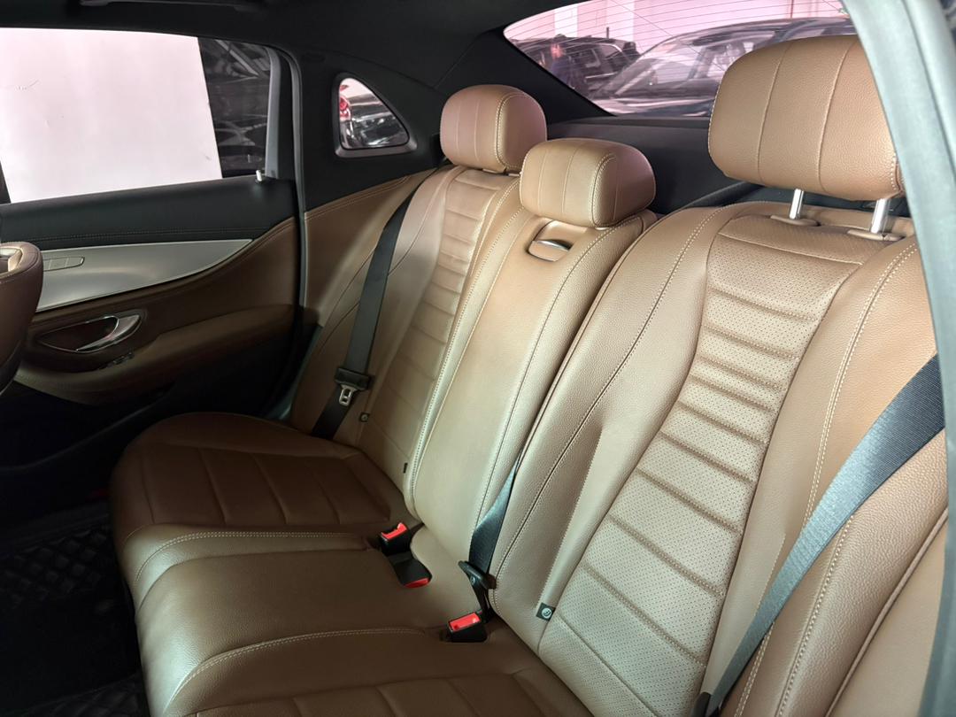 2023 Mercedes Benz E300L - Image 3