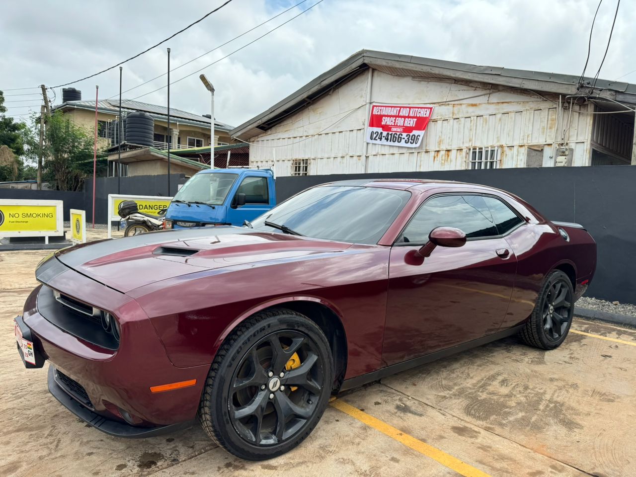 2017 Dodge Challenger SXT Plus - Image 4