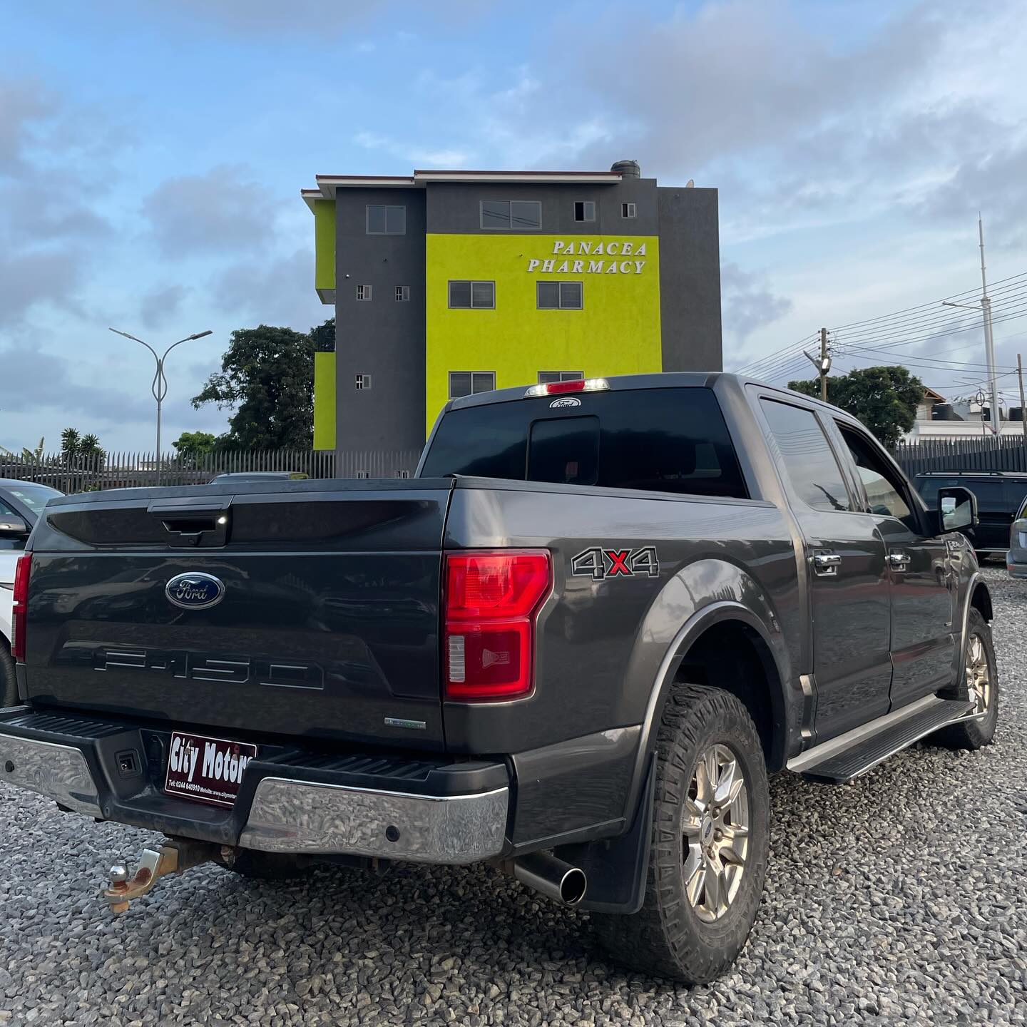 Ford F-150 Lariat 2016 Gray - Image 5
