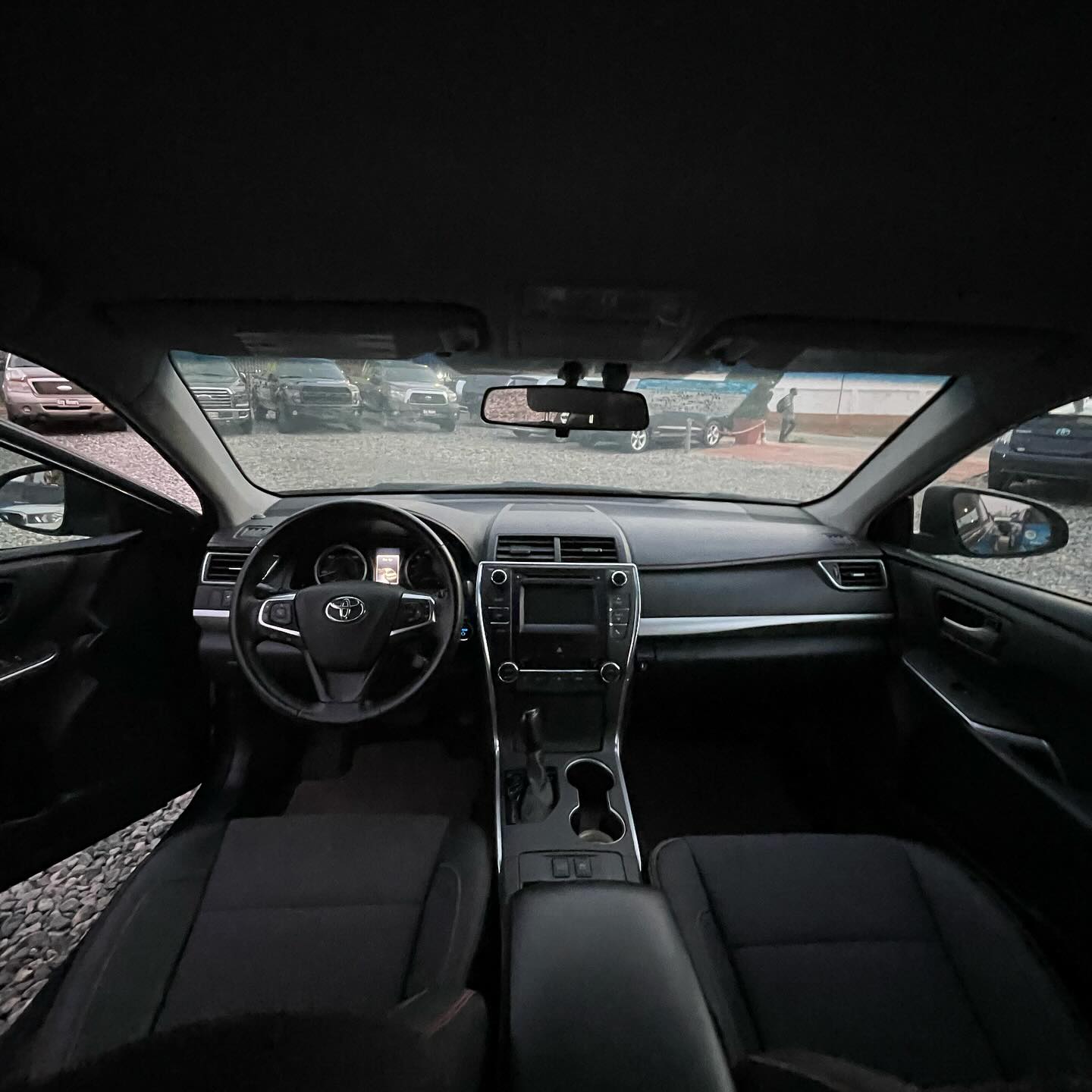  Toyota Camry SE 2016 (Hybrid)  - Image 5