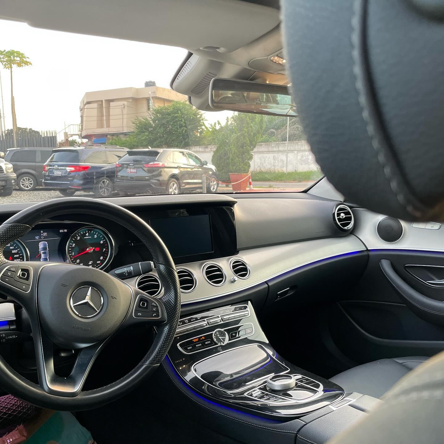Mercedes Benz E300 2017 - Image 2