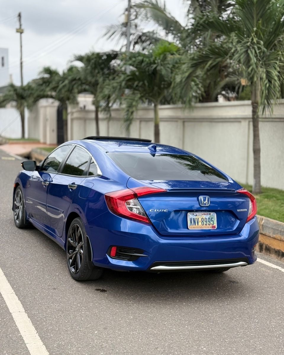 2019 Honda civic touring Full option 