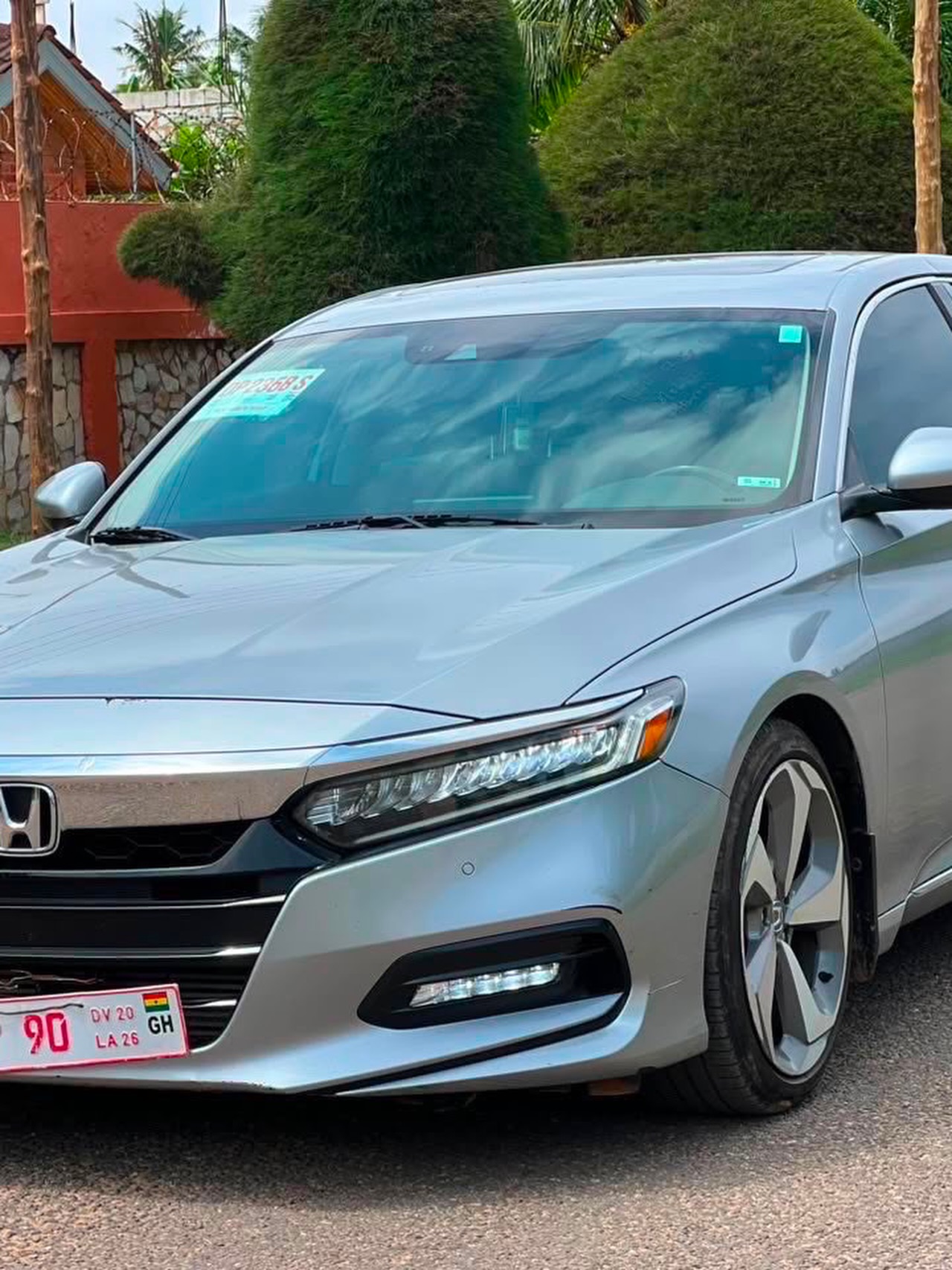 2018 Honda accord touring  - Image 3
