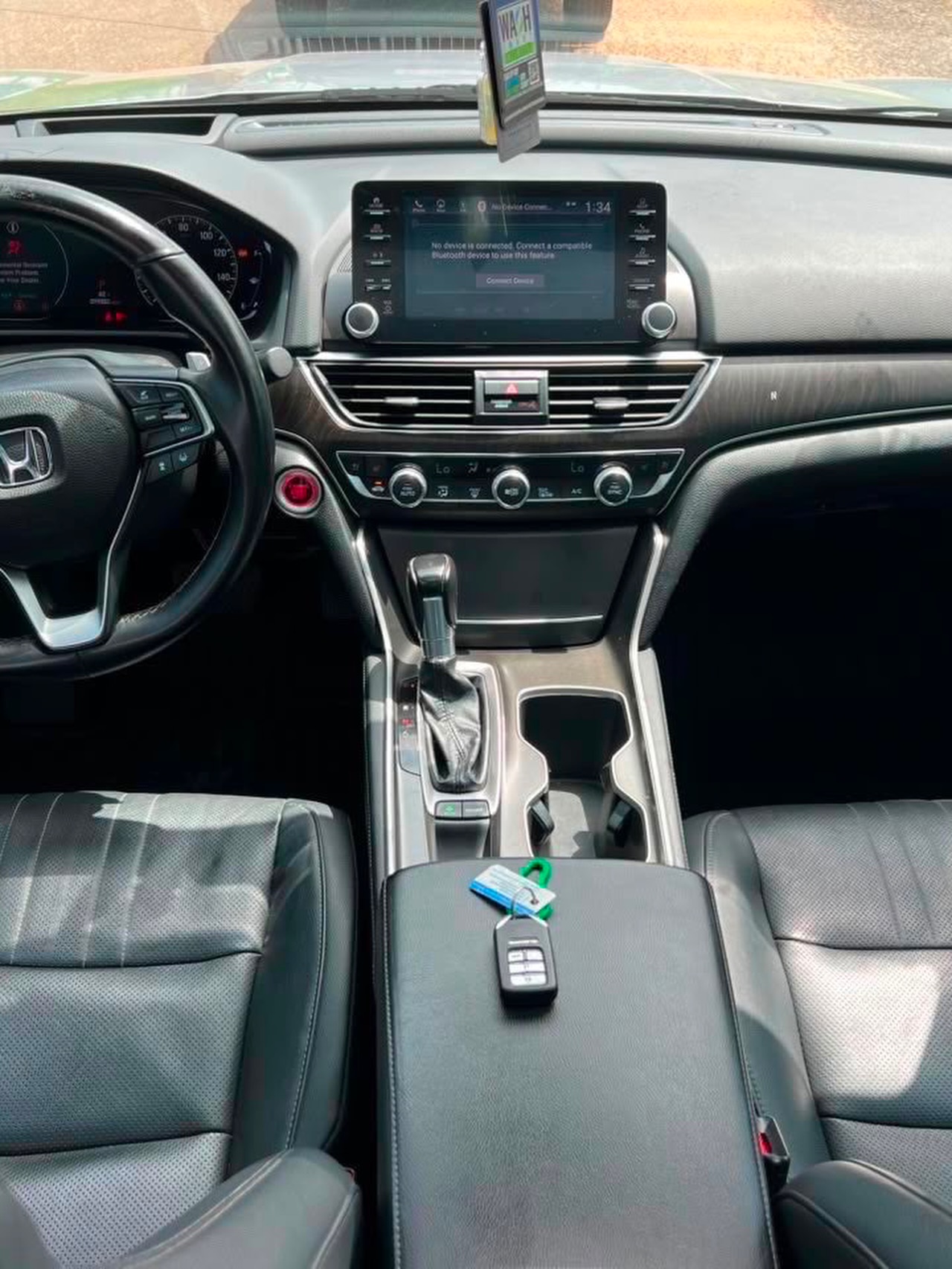2018 Honda accord touring  - Image 4
