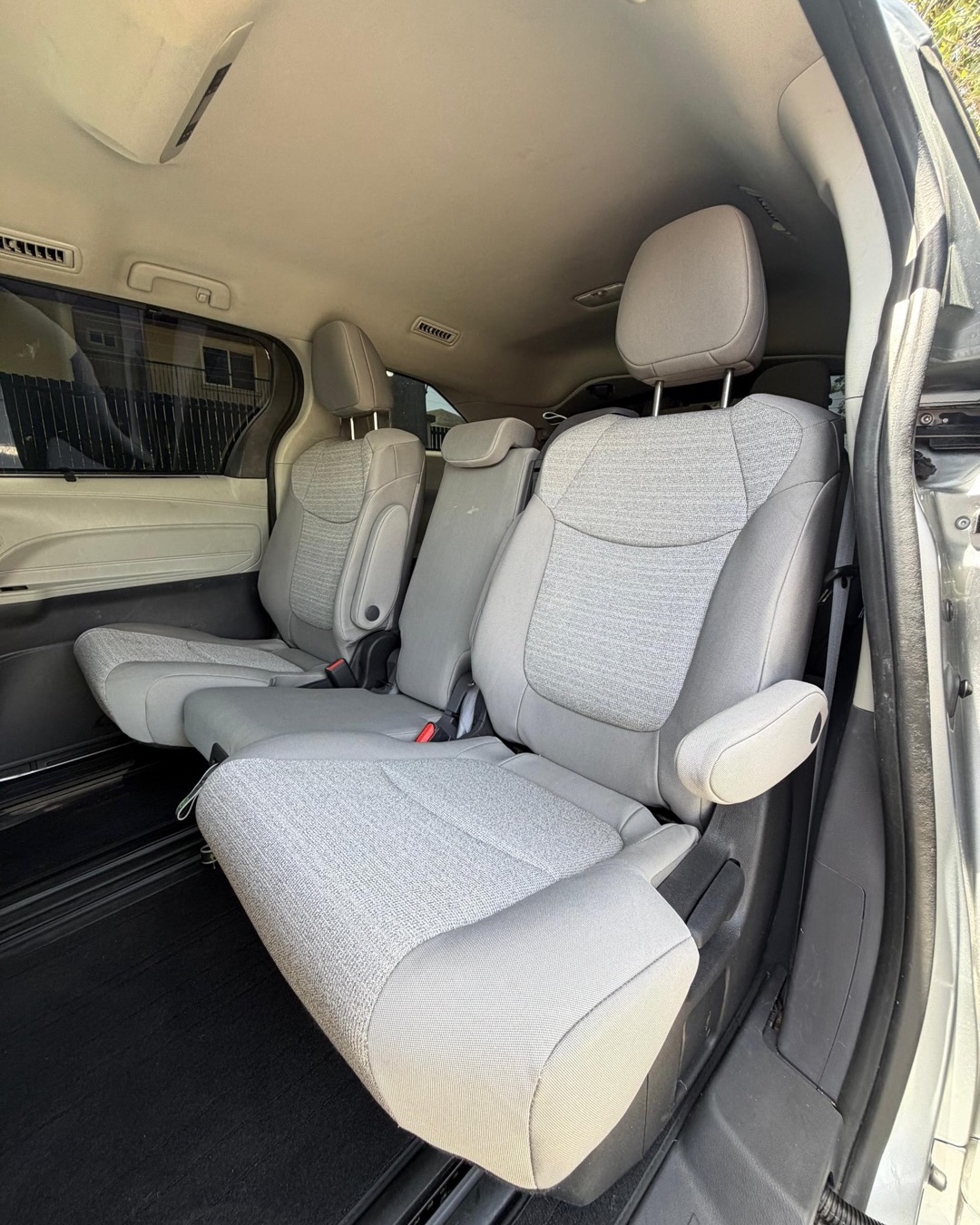 2022 Toyota Sienna Hybrid - Image 4