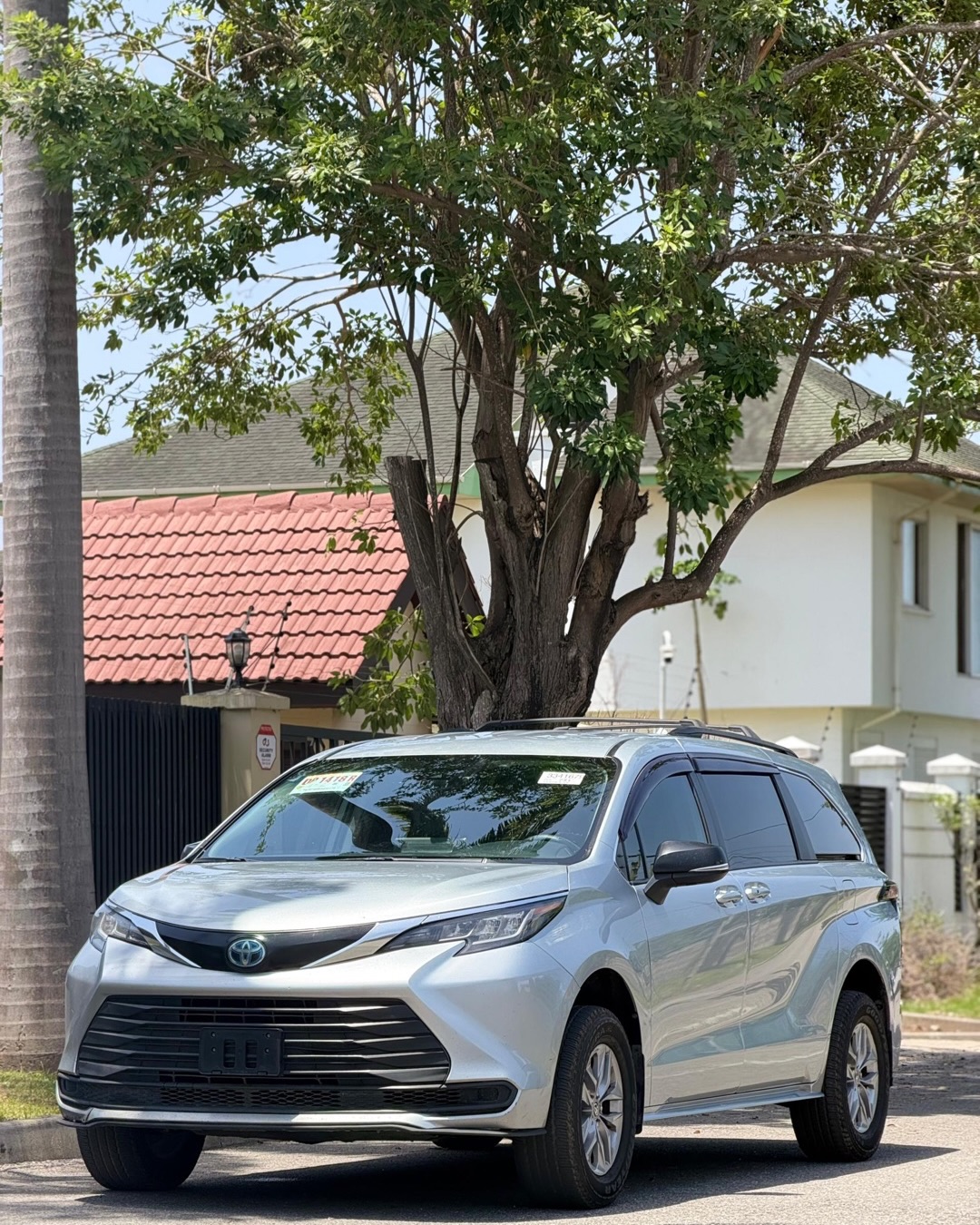 2022 Toyota Sienna Hybrid - Image 5