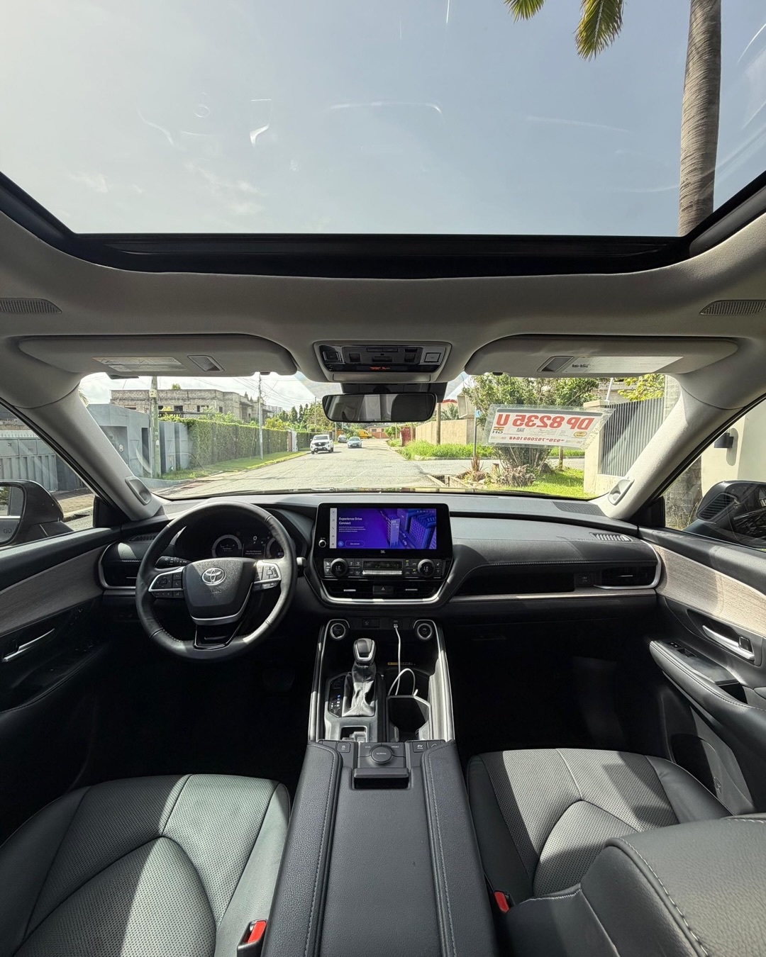 2024 Toyota GrandHighlander Limited Hybrid - Image 4
