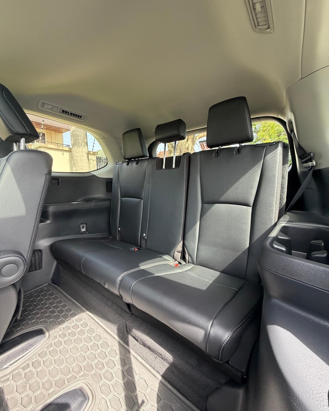 2024 Toyota GrandHighlander Limited Hybrid - Image 6