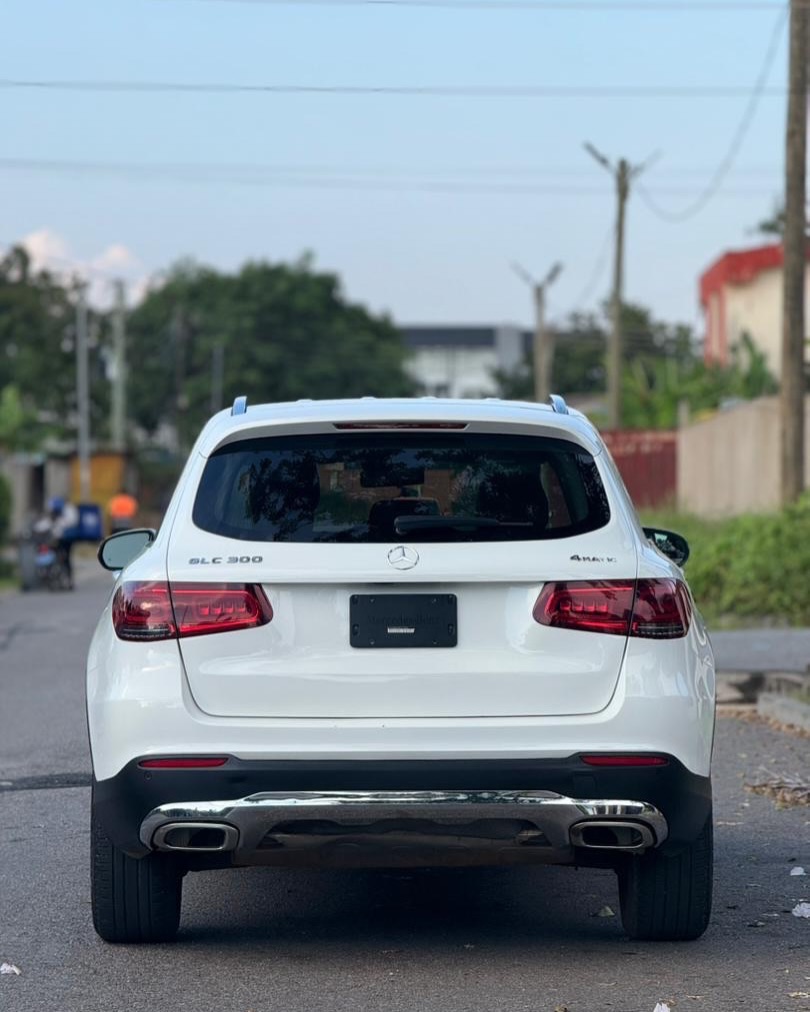 2022 Mercedes Benz GLC300