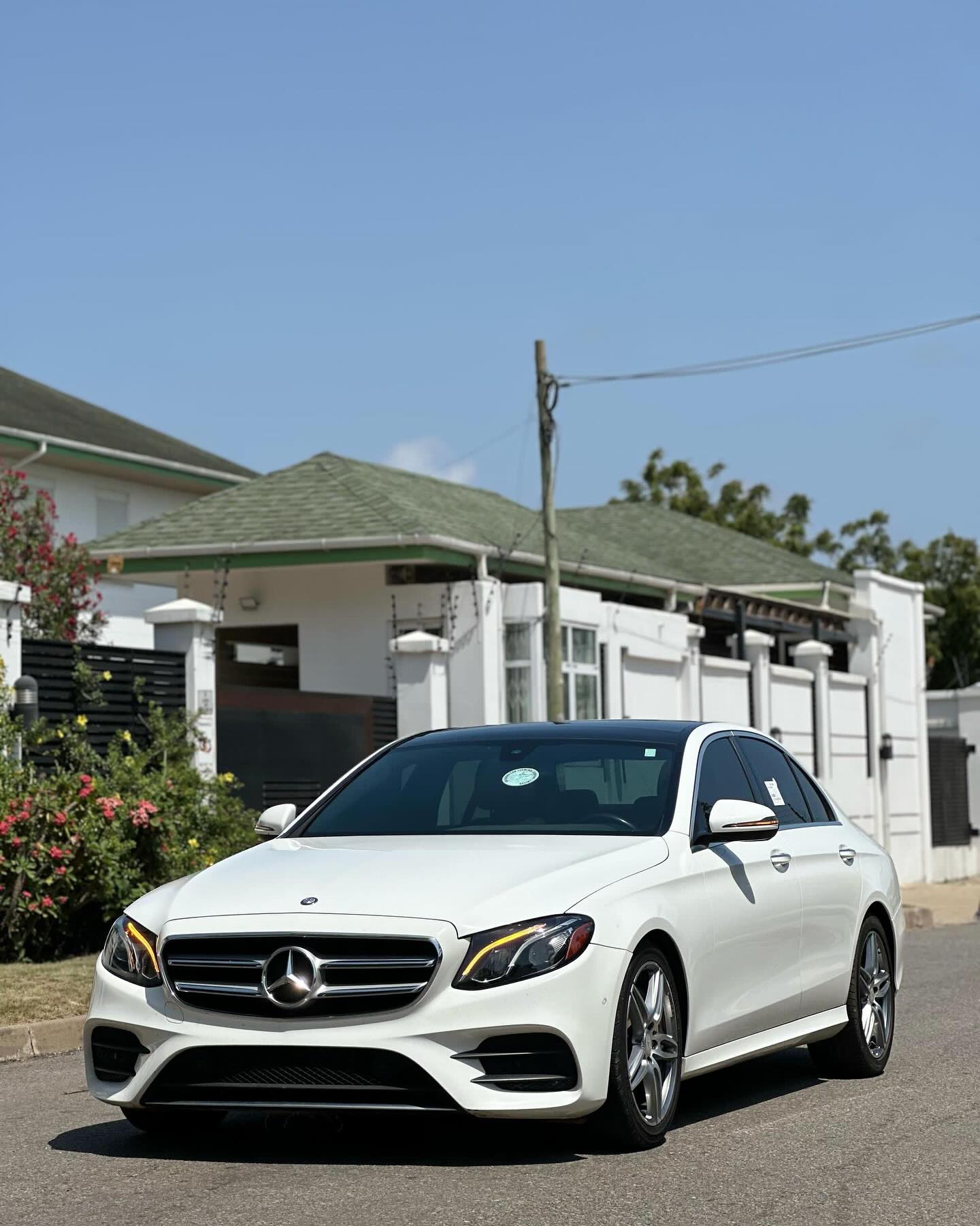 2017 Mercedes Benz E300 - Image 4