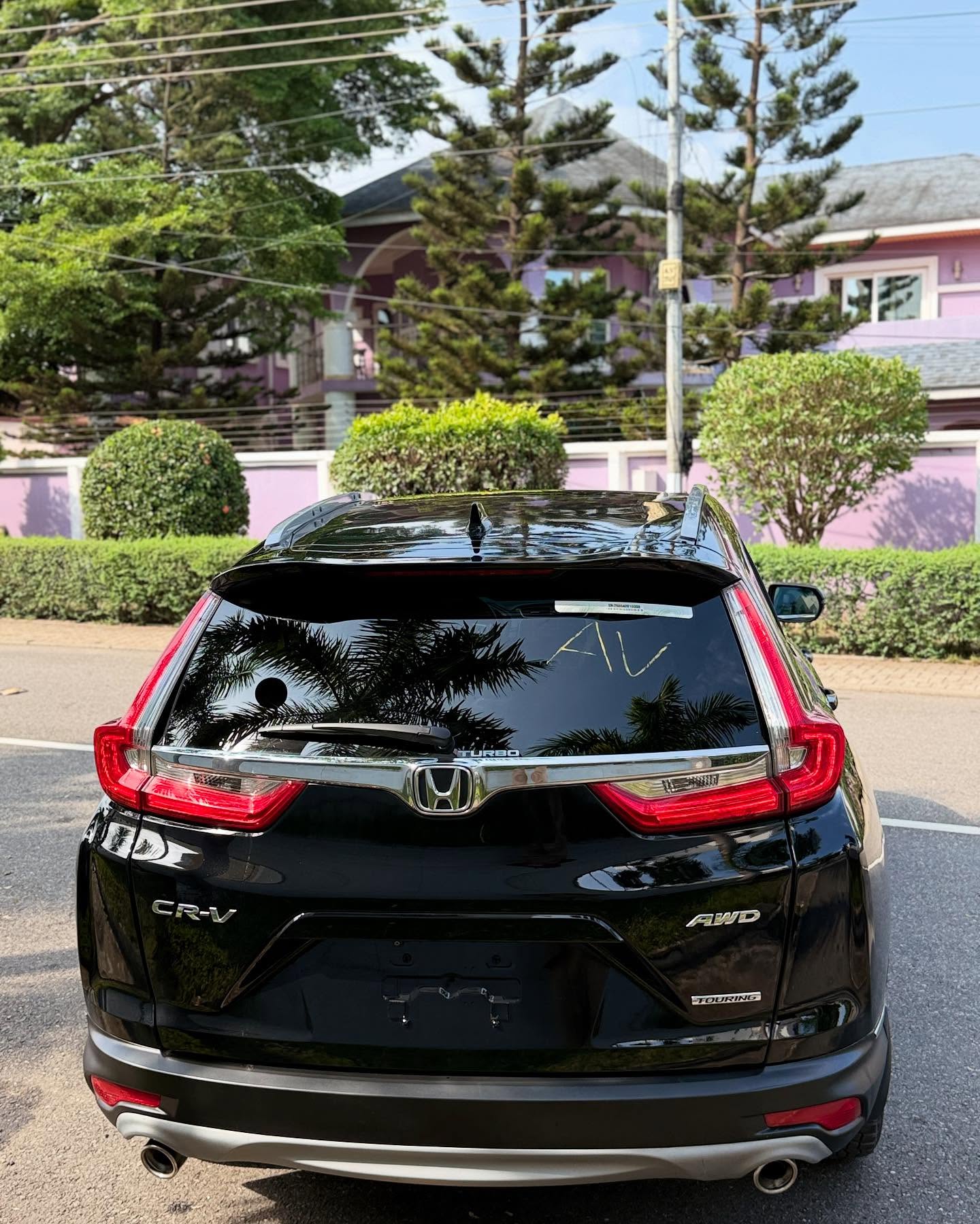 2019 Honda CrV touring - Image 2
