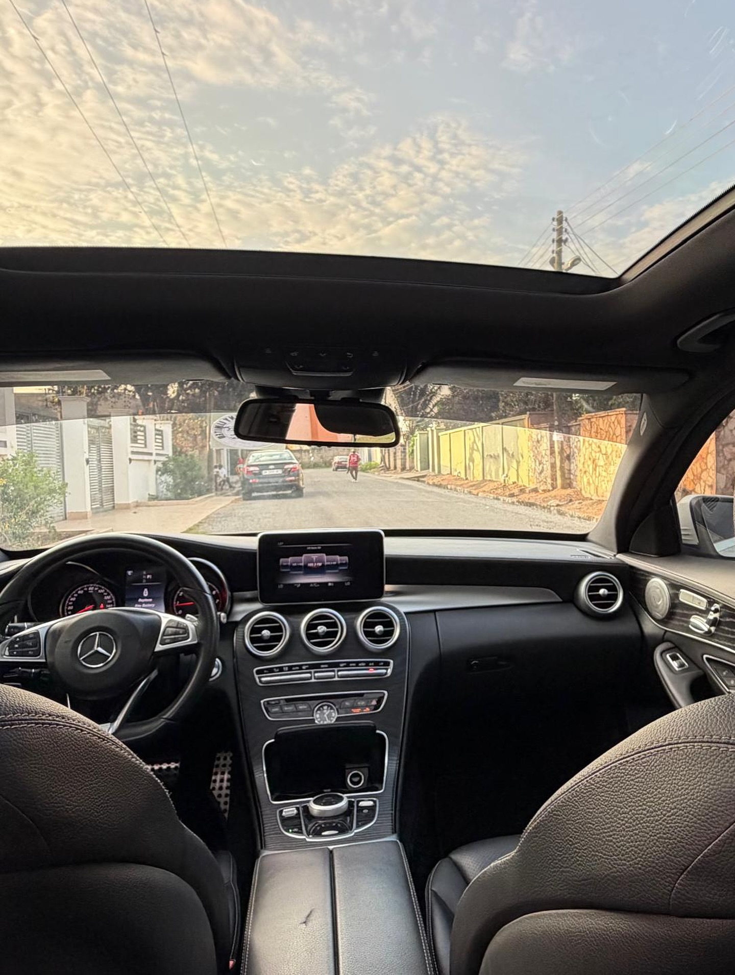 2017 Mercedes Benz C300 4matic - Image 3