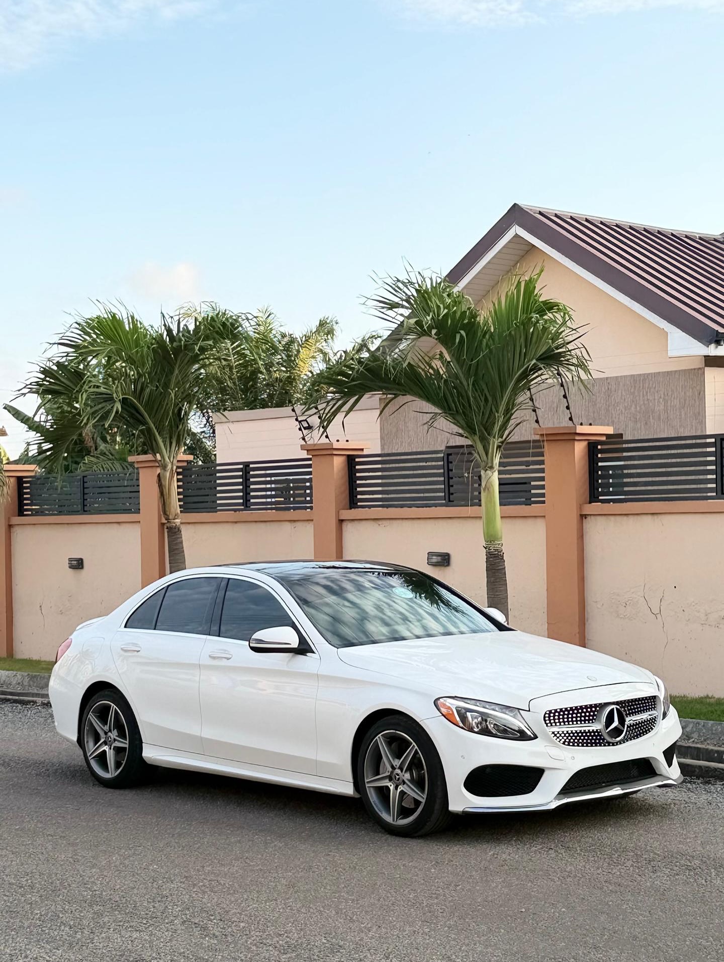 2017 Mercedes Benz C300 4matic - Image 6