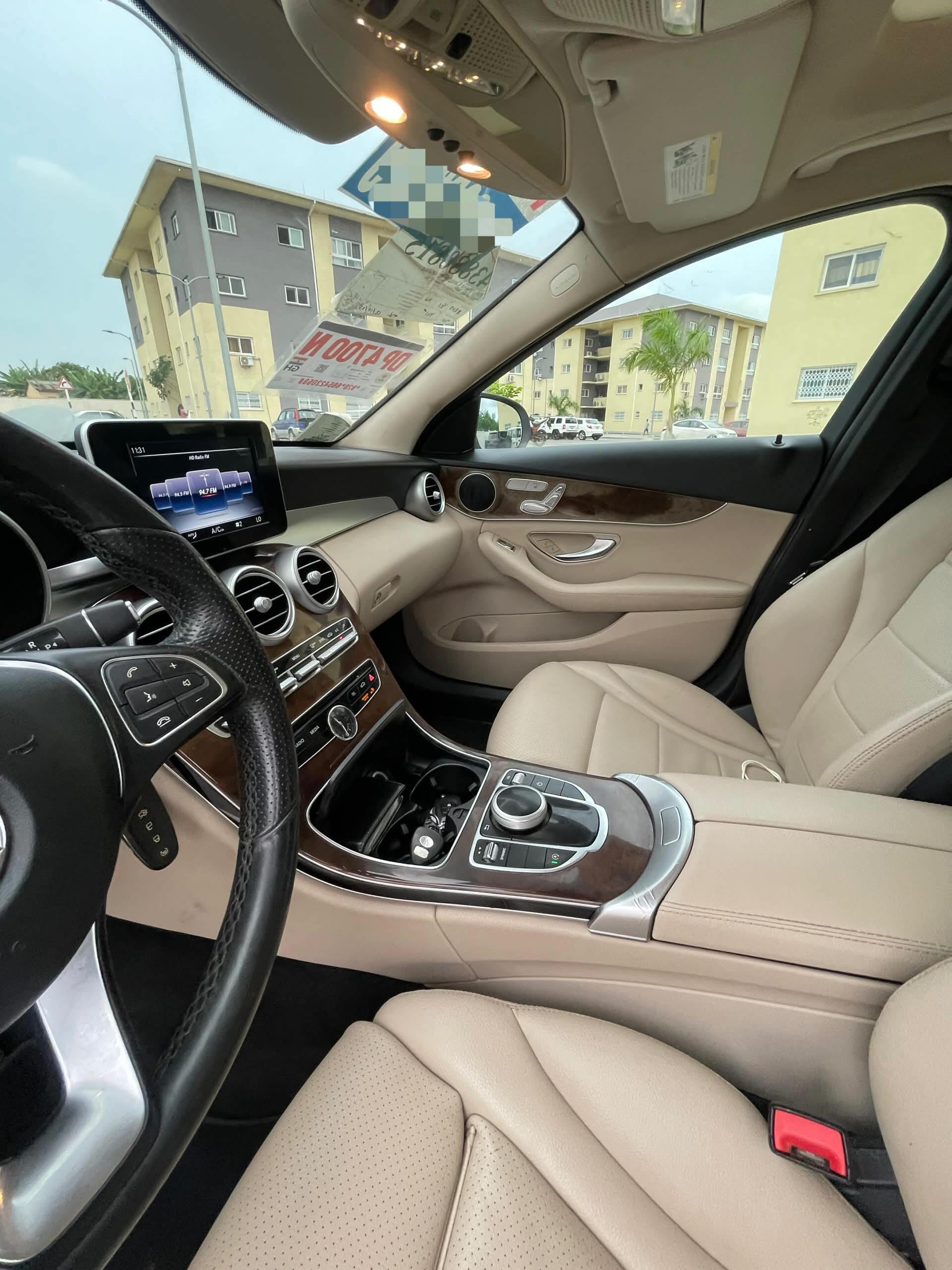 2017 Mercedes Benz C300 - Image 4