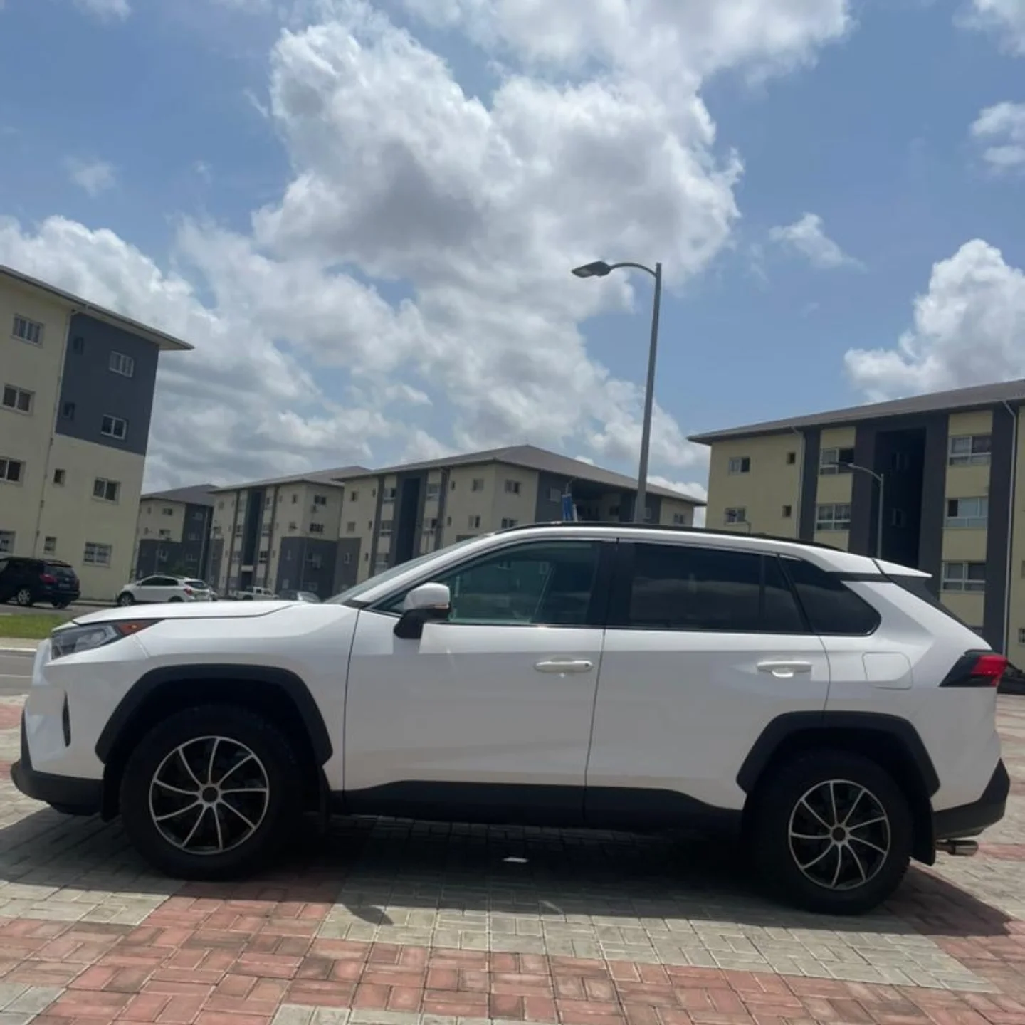 2020 Toyota RAV4 XLE - Image 2