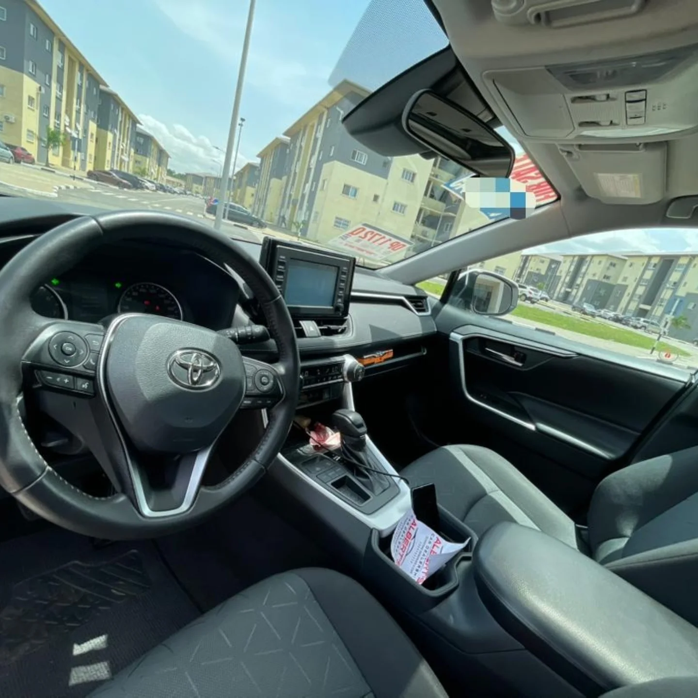 2020 Toyota RAV4 XLE - Image 3