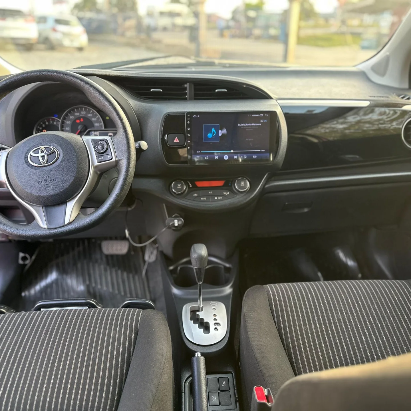 2016 Toyota Vitz  - Image 4