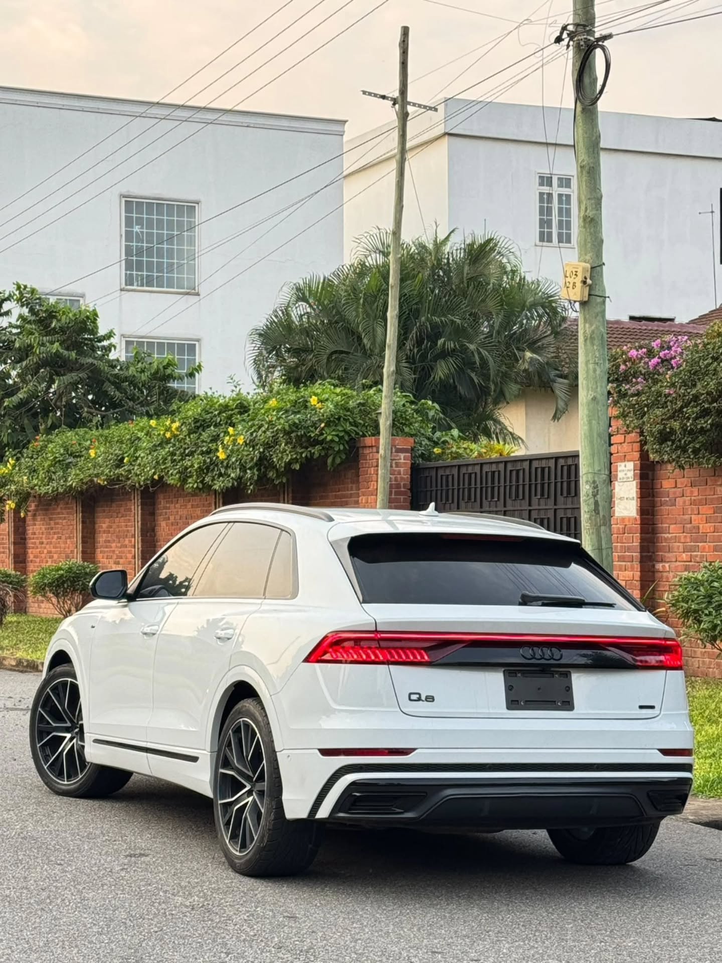 2021 Audi Q8 Premium Plus - Image 4