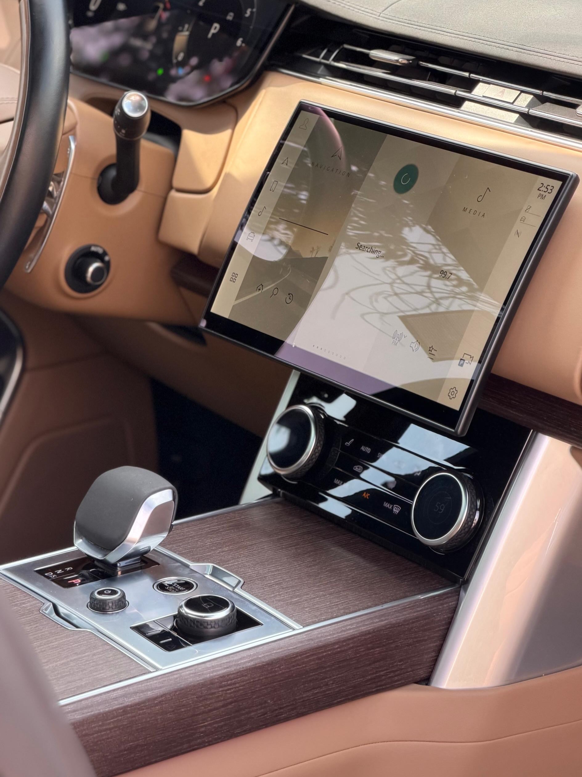 2023 RANGE ROVER VOGUE  - Image 2