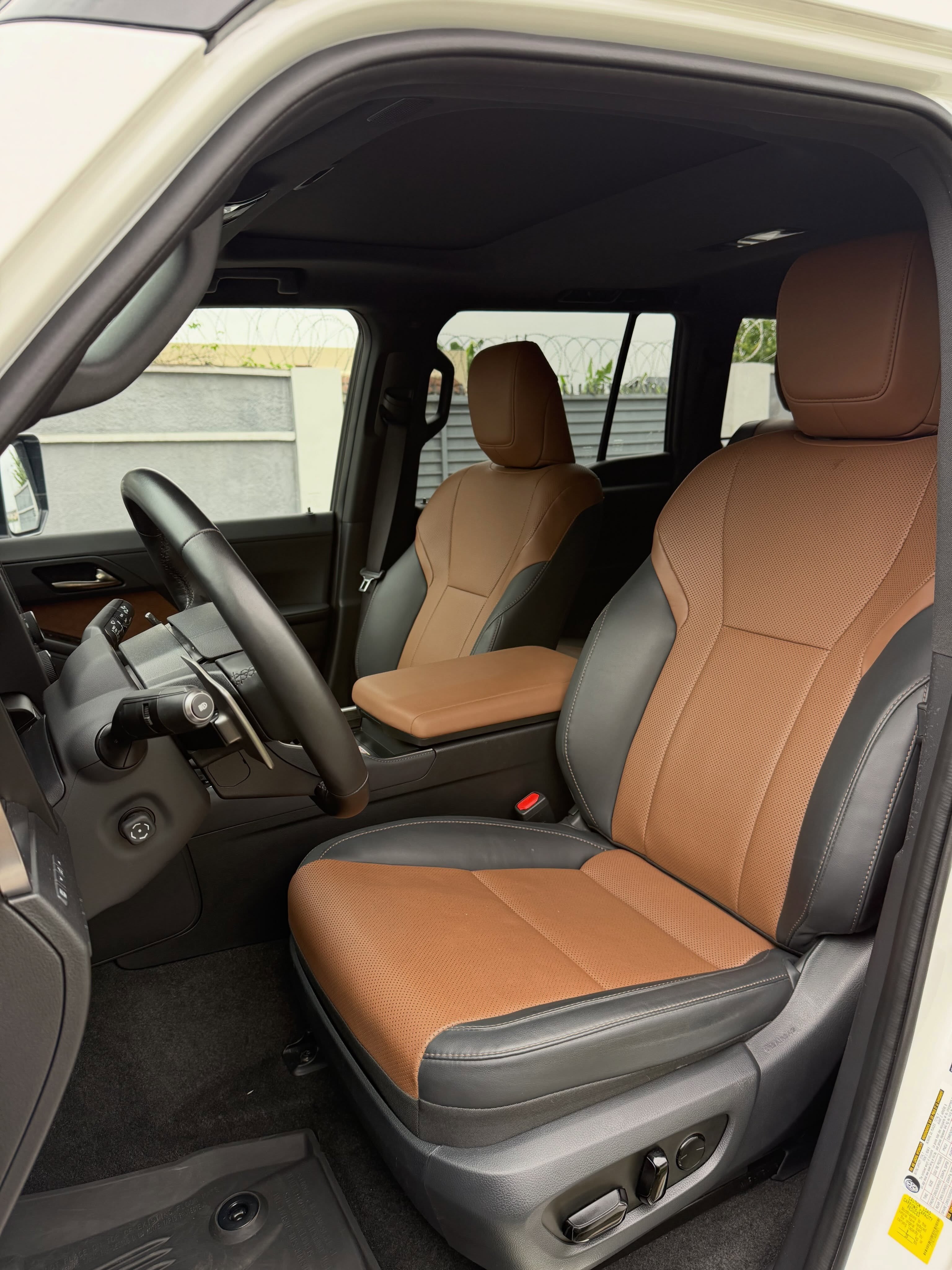 2025 Lexus GX550 Luxury - Image 7