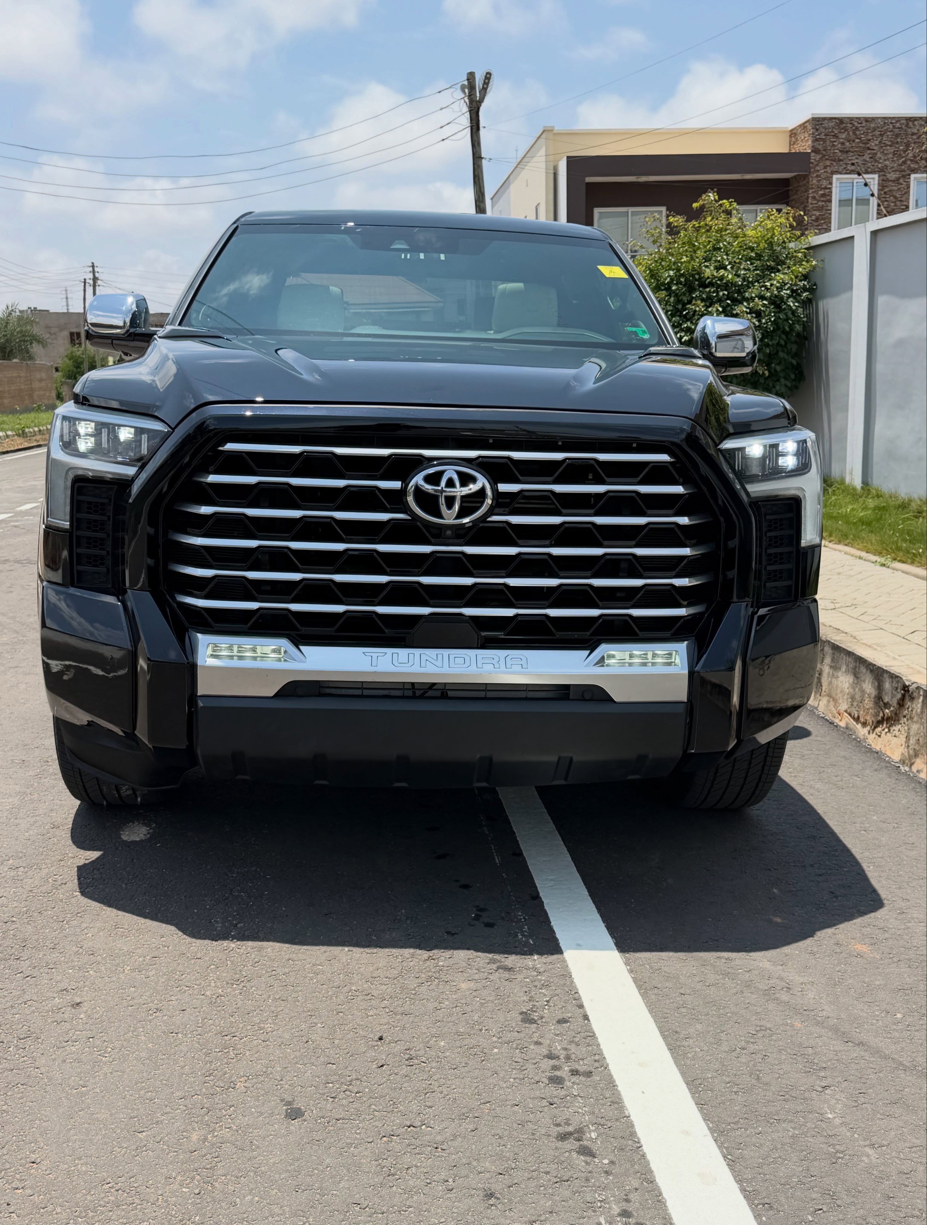 2023 Toyota Tundra Capstone Hybrid - Image 2