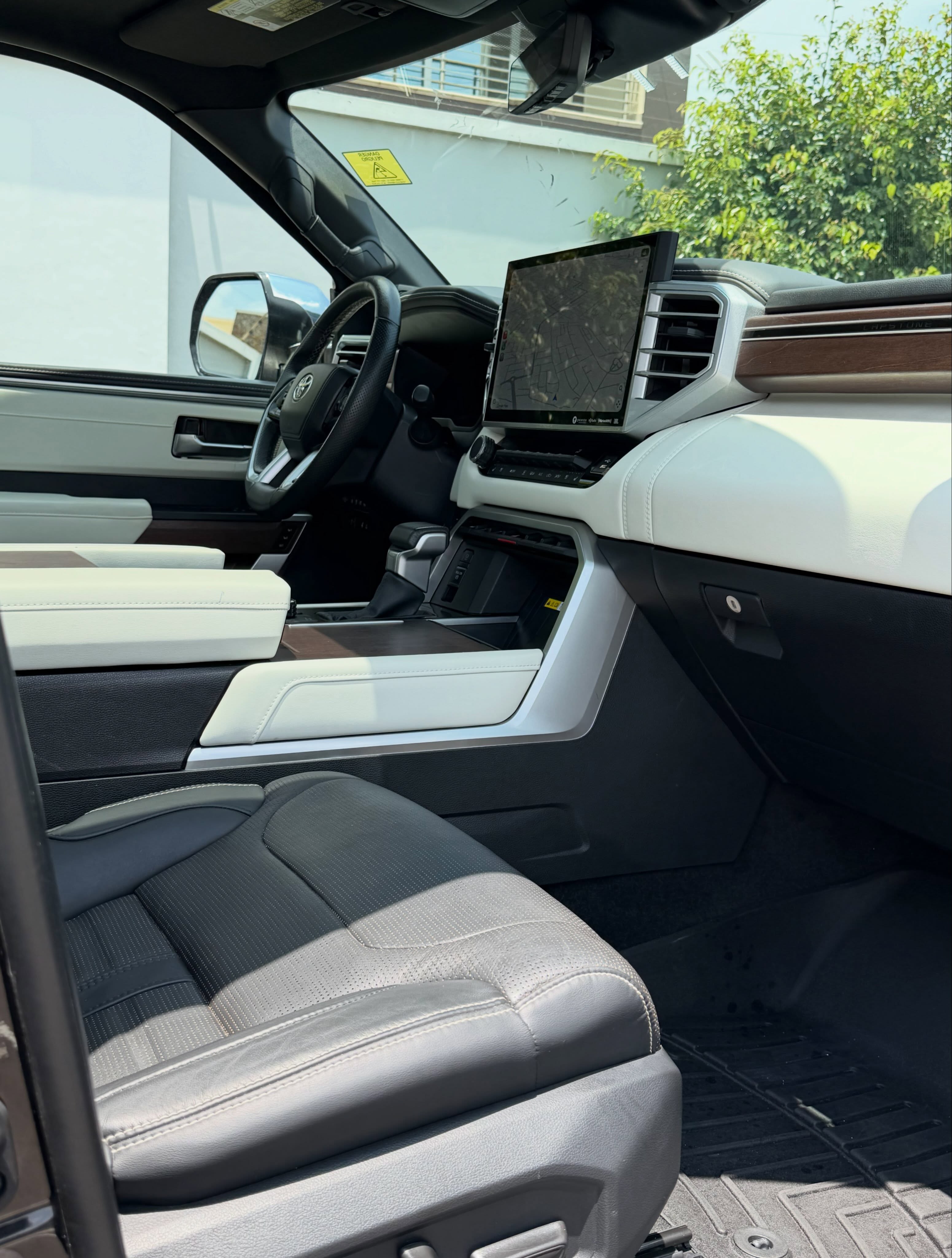2023 Toyota Tundra Capstone Hybrid - Image 3