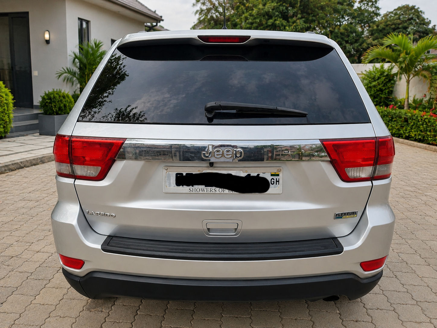 Jeep Grand Cherokee Laredo (call on 0550034565) - Image 2